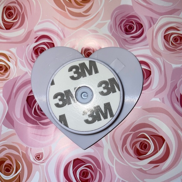 Bling Heart Shaped Phone Grip - Picture 3 of 3